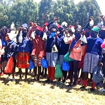 SAG Kit Distribution image showing Village girls receiving 283 kits in Embaringo-Kiamunyiru, Kenya on Sep 15, 2020